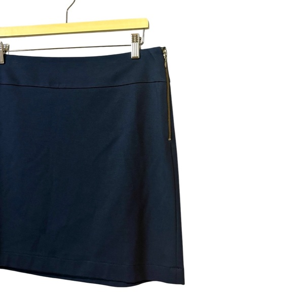 Banana Republic, Women's Navy Skirt, Size 10 - Picture 3 of 7